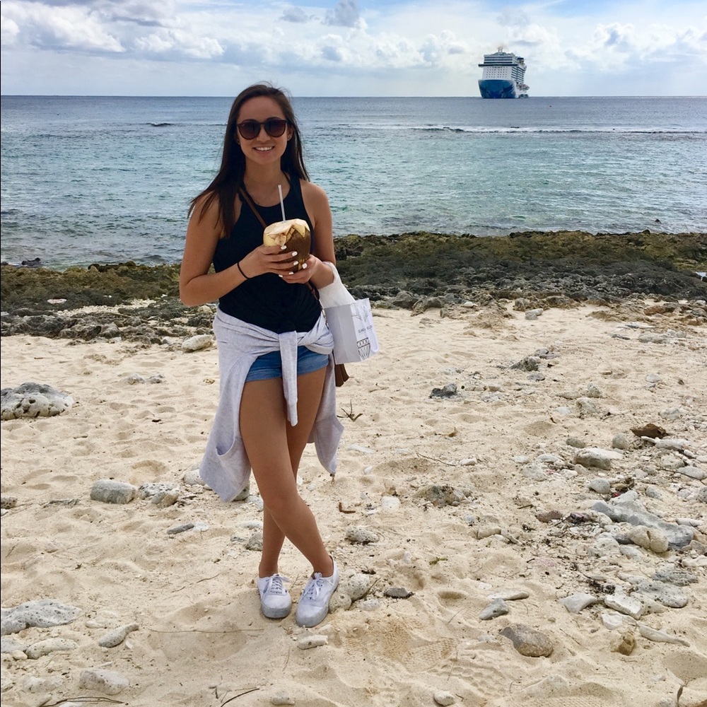 Meet your Posher, Jennifer